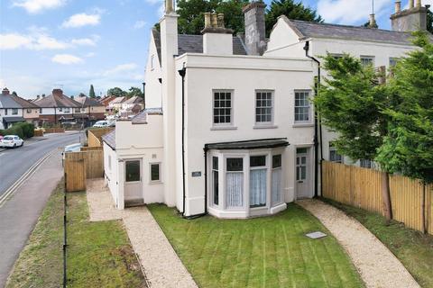 3 bedroom semi-detached house for sale, High Street, Kingswinford