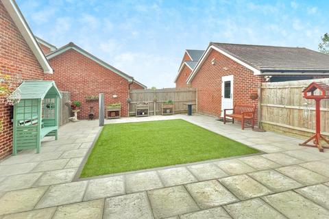 3 bedroom detached house for sale, Perry Orchard, Long Marston