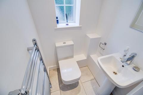 3 bedroom detached house for sale, Woodthorpe Glades, Wakefield WF2