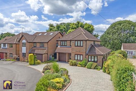 4 bedroom detached house for sale, Tatsfield Avenue, Nazeing