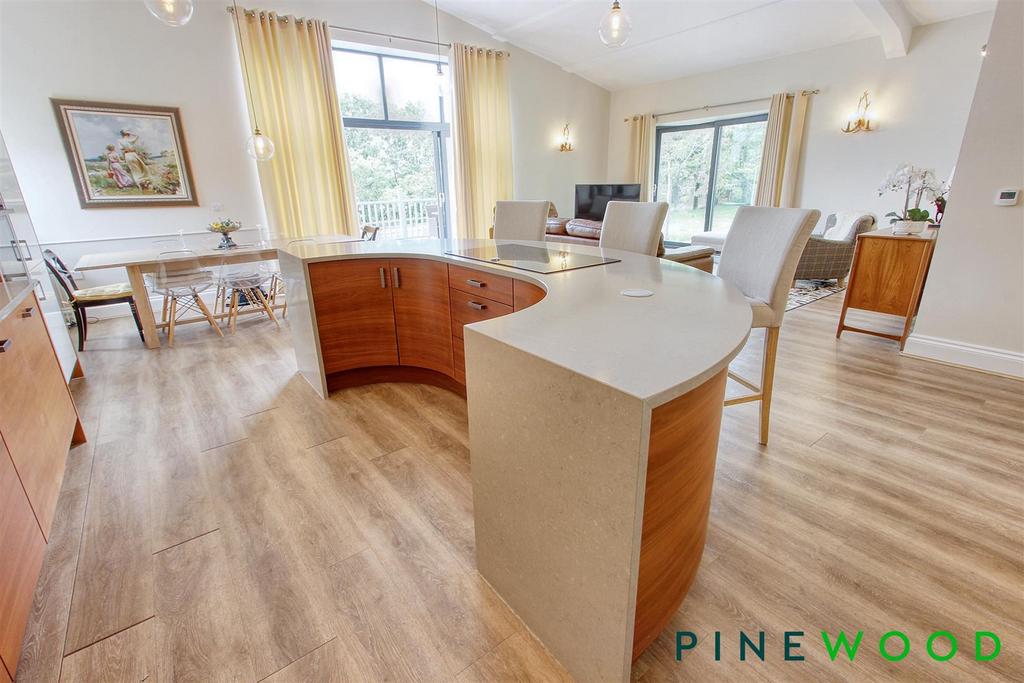 Kitchen/family room