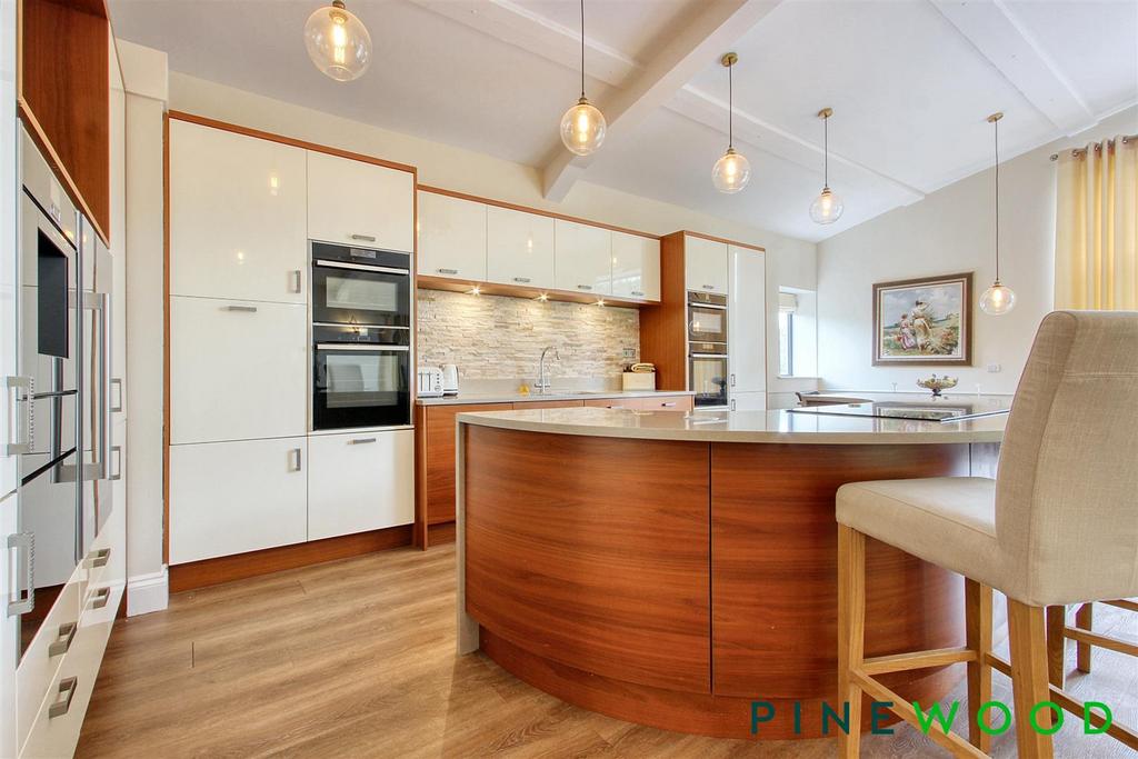 Kitchen/family room