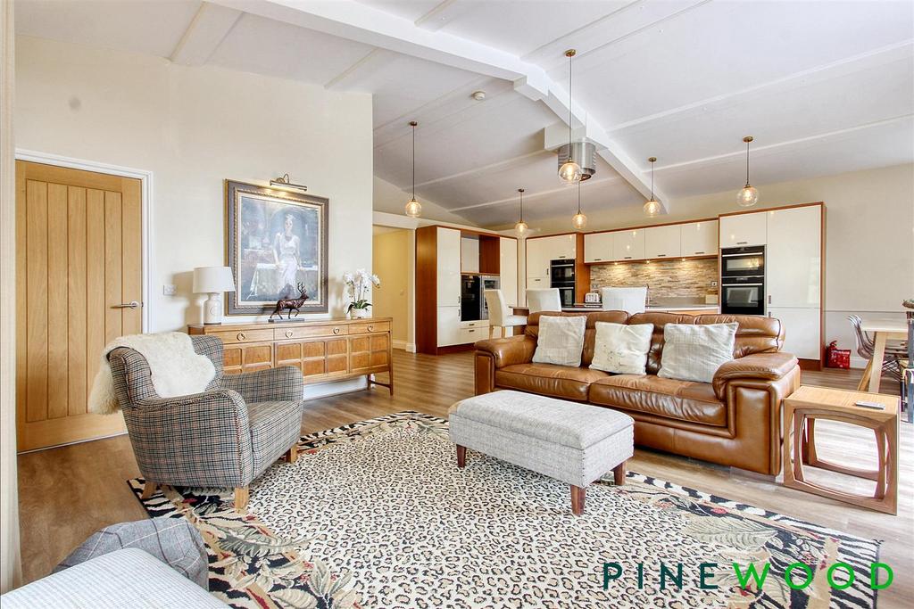 Kitchen/family room