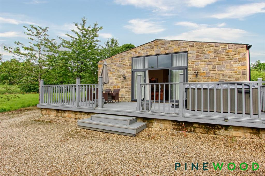 Decking to side