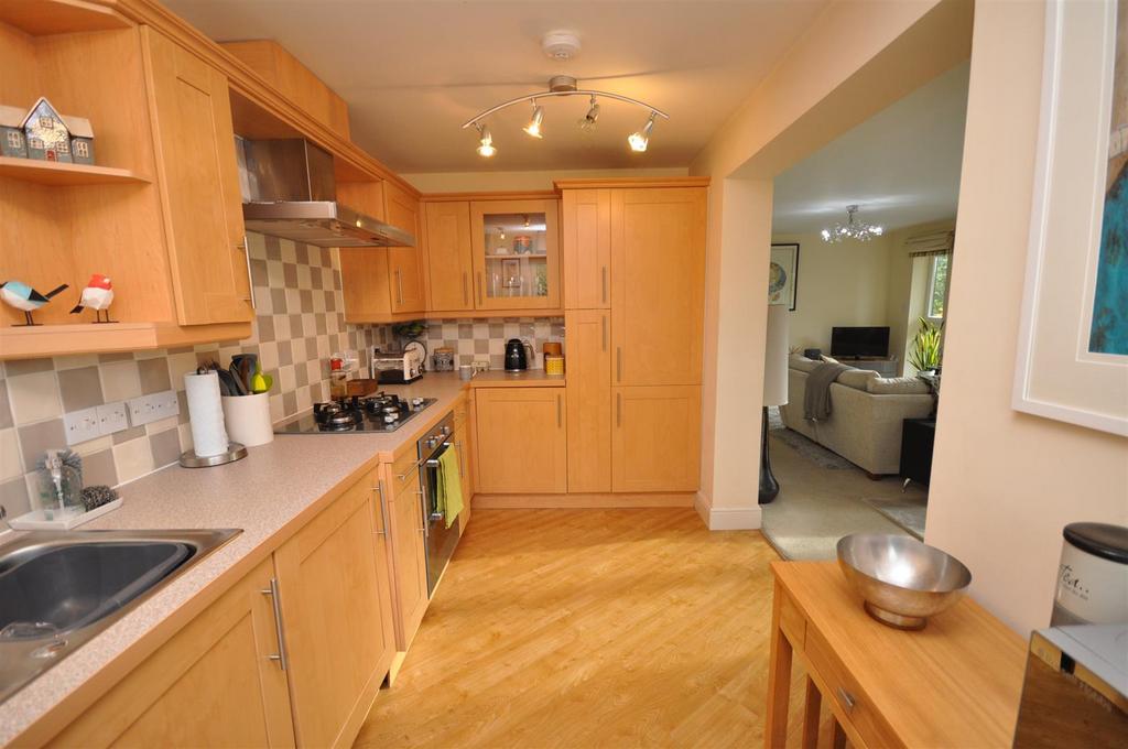 Kitchen 1.jpg