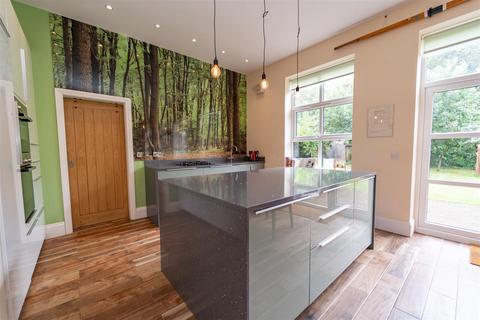 5 bedroom detached house for sale, Woodlands Road, Whalley Range