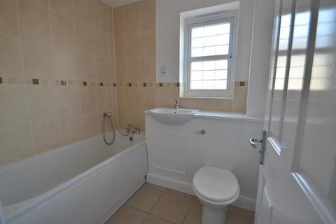 3 bedroom house to rent, Old Chapel Mews, Codicote SG4