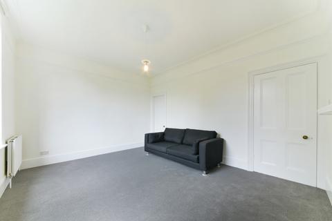 3 bedroom flat to rent, Ridgway Gardens, SW19