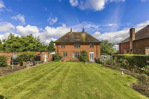 3 bedroom detached house for sale, Harpenden AL5