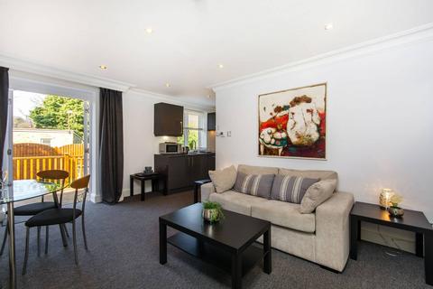 1 bedroom bungalow to rent, Addington Palace, Gravel Hill, Croydon, CR0