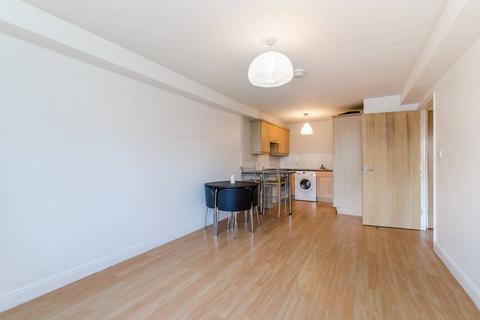 1 bedroom flat to rent, Wallace Court, Balham, London, SW17