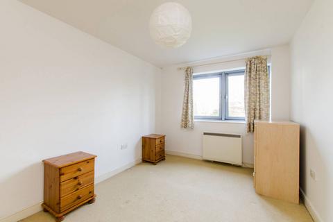 1 bedroom flat to rent, Wallace Court, Balham, London, SW17