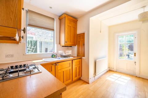 1 bedroom maisonette to rent, Cambray Road, Hyde Farm Estate, London, SW12