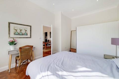 3 bedroom bungalow to rent, Gravel Hill, Croydon, CR0