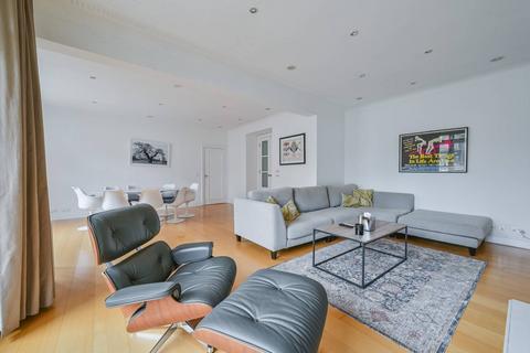 3 bedroom flat to rent, Portland Place, Marylebone, London, W1B