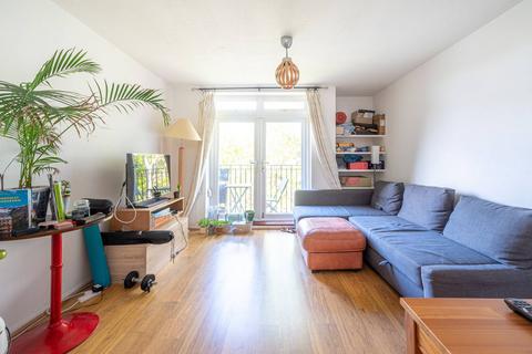 2 bedroom flat to rent, Reachview Close, Camden, London, NW1