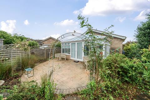 2 bedroom bungalow for sale, Hunters Field, Stanford in the Vale, Faringdon, Oxfordshire, SN7