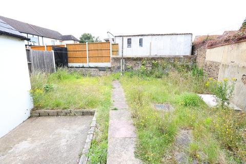 44 Dock Road, Grays, RM17 6EX
