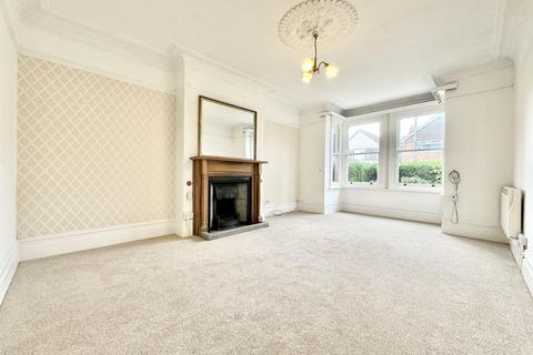 2 bedroom ground floor flat to rent, Pierremont Avenue, Broadstairs