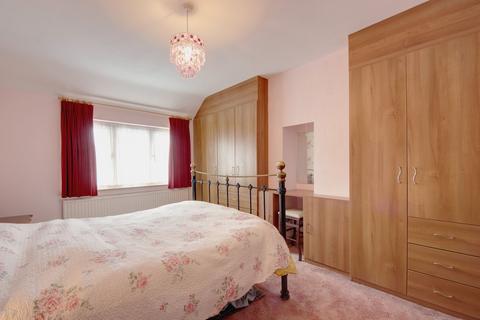 20 Sherwoods Road, Watford, WD19 4AZ