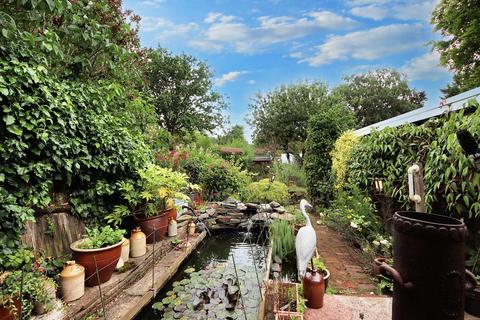 20 Sherwoods Road, Watford, WD19 4AZ