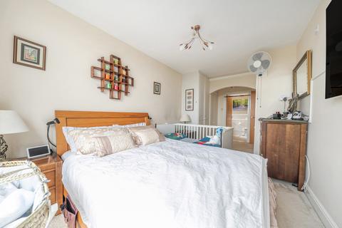 2 bedroom apartment for sale, Ickenham Road, Ruislip, Middlesex