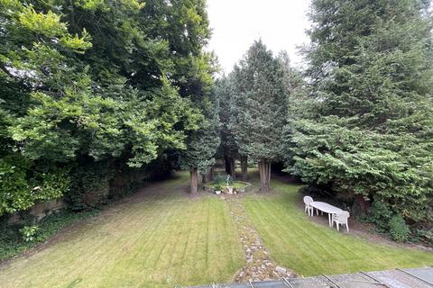 3 Beech Walk, Epsom, KT17 1PU