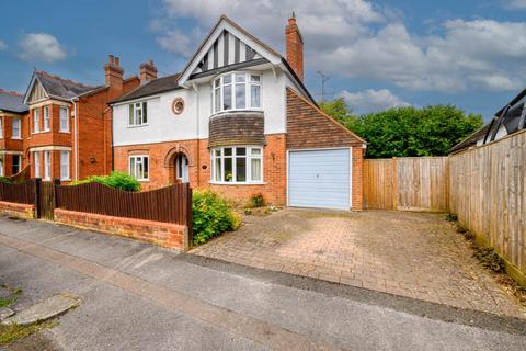 3 bedroom detached house for sale, Matlock Road, Reading RG4