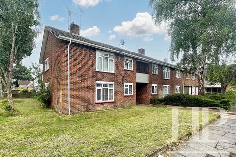 2 bedroom maisonette to rent, Dickens Road, Crawley RH10