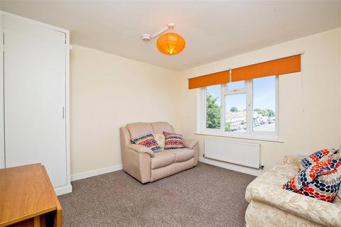 2 bedroom flat to rent, Wolseley Road, Portslade, BN41