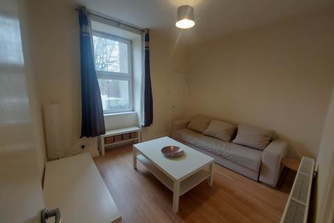 1 bedroom flat to rent, 76 G/R Arklay Street, ,