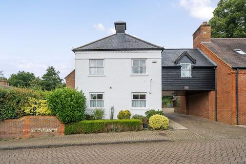 3 bedroom retirement property for sale, Cromwell Gardens, Steeple Drive, Alton, Hampshire, GU34