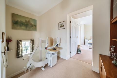 3 bedroom retirement property for sale, Cromwell Gardens, Steeple Drive, Alton, Hampshire, GU34