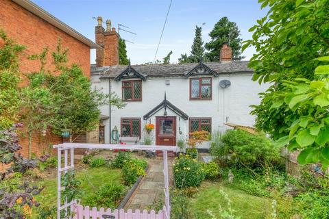 3 bedroom cottage for sale, Station Road, Studley B80 7HR