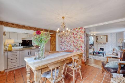 3 bedroom cottage for sale, Station Road, Studley B80 7HR