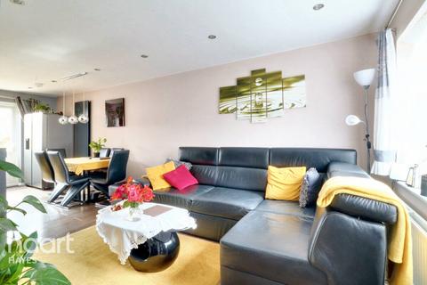 2 bedroom terraced house for sale, Paddington Close, Hayes