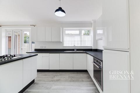 75 Gordon Road, Corringham, Stanford-le-hope, SS17 7QY