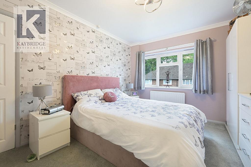 Collier Close, Epsom - KT19 9 JQ