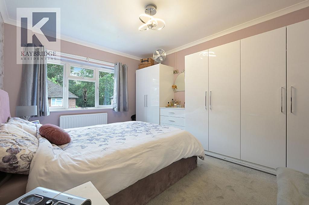 Collier Close, Epsom - KT19 9 JQ