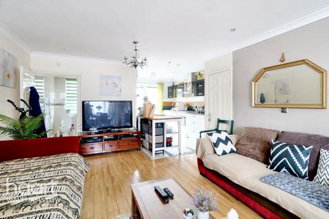 4 bedroom semi-detached house for sale, Hale End Road, Walthamstow