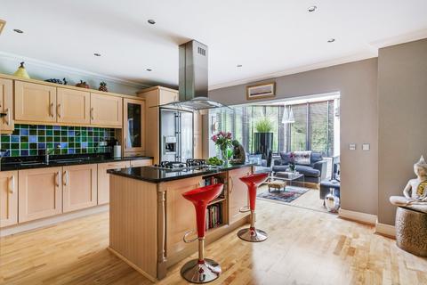 Appleby House Headley Road, Leatherhead, KT22 8PT
