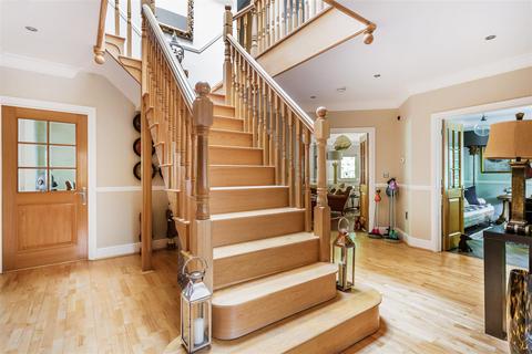Appleby House Headley Road, Leatherhead, KT22 8PT
