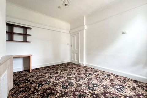 4 bedroom end of terrace house to rent, Stanford Road, London, N11