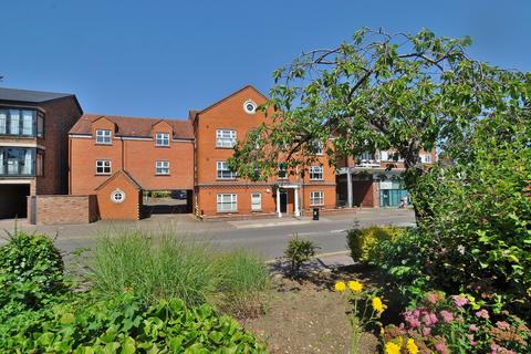 2 bedroom flat for sale, Osier Court, Bancroft, Hitchin