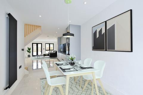 2 bedroom apartment for sale, The Oaks, 42 Sparrows Herne, Bushey, Hertfordshire, WD23 1FU