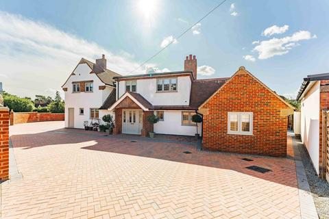 4 bedroom detached house for sale, Horning Road West, Hoveton