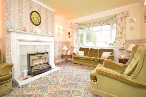 3 bedroom semi-detached house for sale, Grovehall Drive, Leeds, West Yorkshire