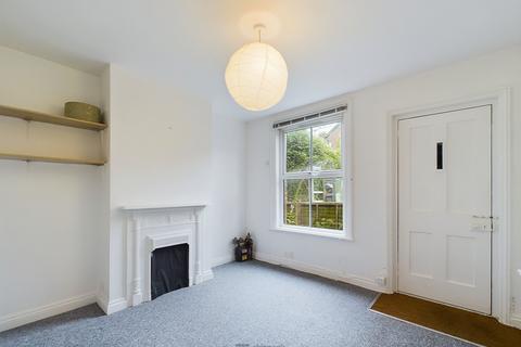 2 bedroom end of terrace house to rent, East Street, Westbourne, PO10