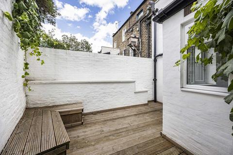 3 bedroom terraced house for sale, Brett Road, Hackney, E8