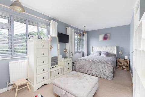 20 Anglesey Close, Crawley, RH11 9HG